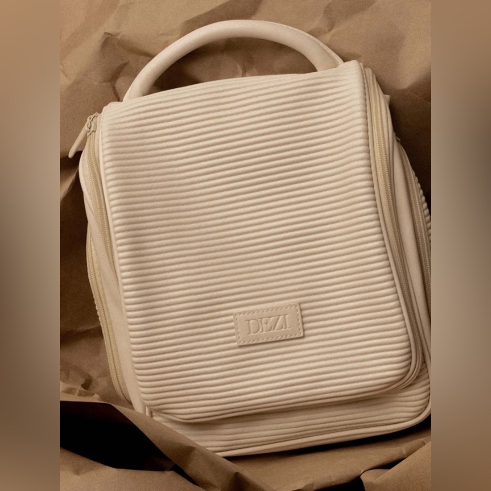 DEZI Skin multi purpose travel bag